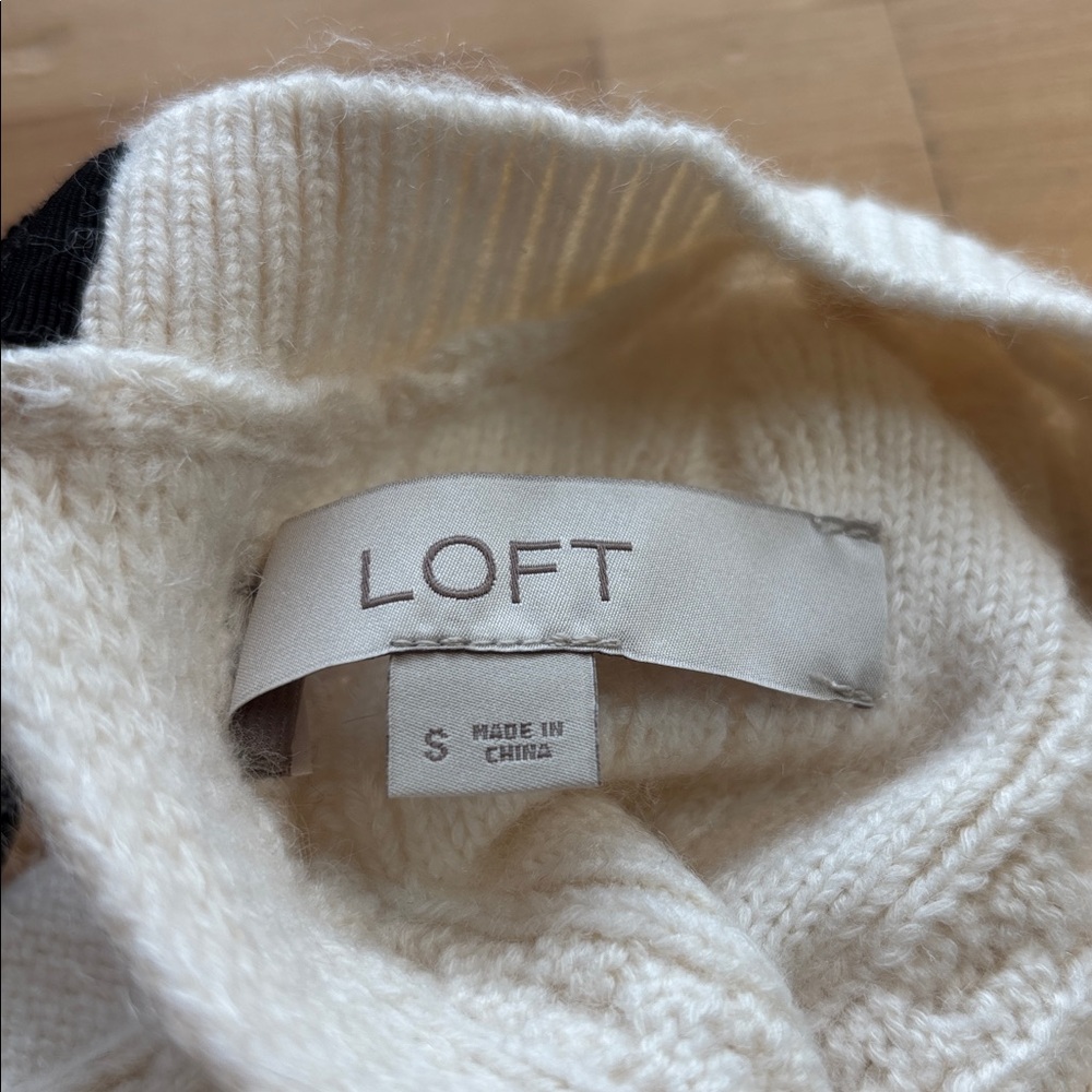 LOFT Cream knit sweater with black bow detail - Picture 4 of 8